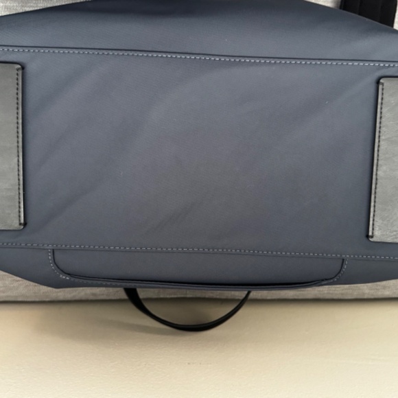 The Away Everywhere Bag in Navy Blue - Picture 9 of 11